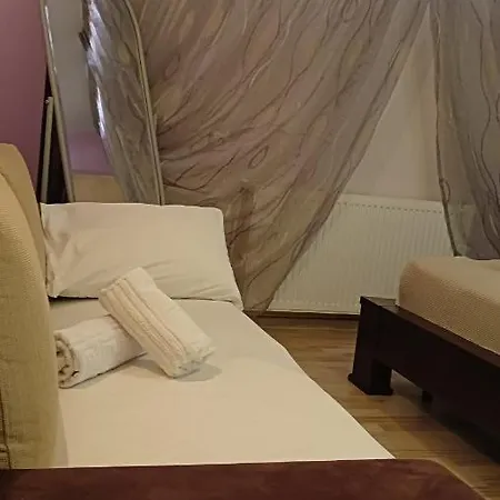 Апартаменты Revi's *