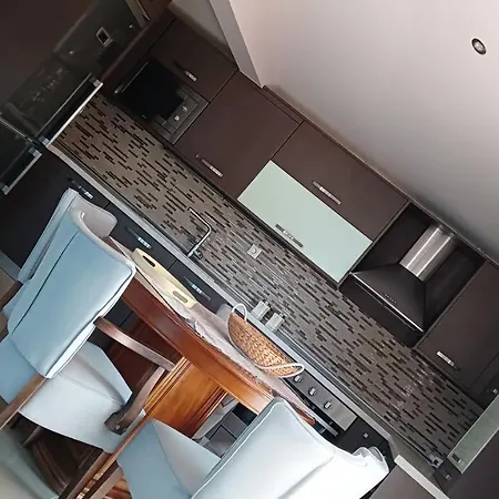 Apartment Revi's