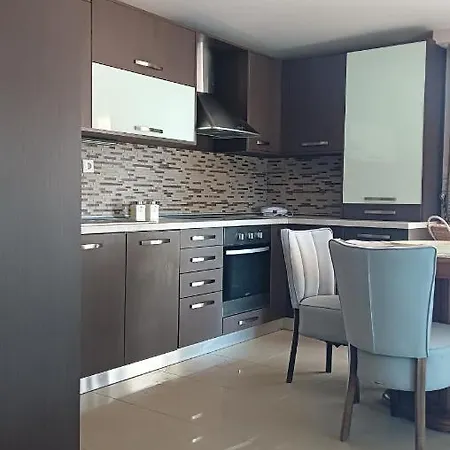Apartment Revi's *